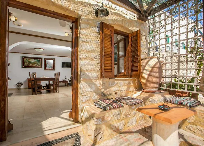 Anna's House Traditional Nyaraló