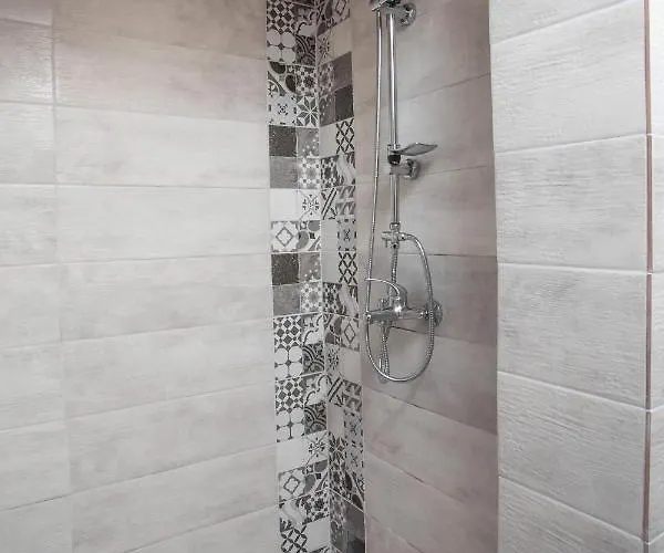 Anna's House Traditional * Hálki