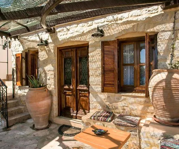 Anna's House Traditional *