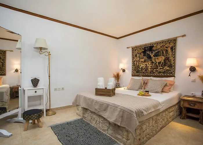 Anna's House Traditional Chalki Town